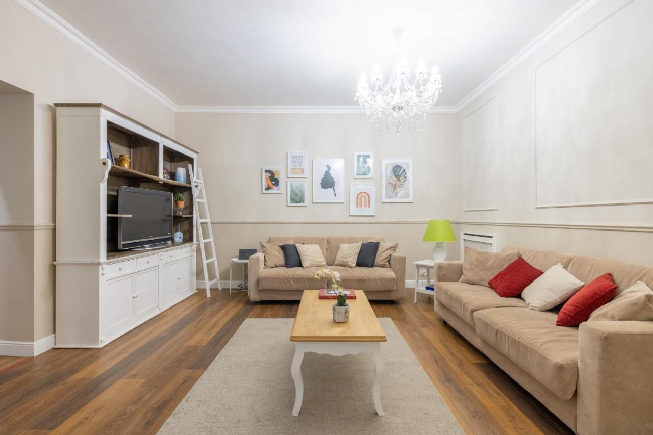Charming Apartment With Patio A Few Steps From Colosseum Exterior photo
