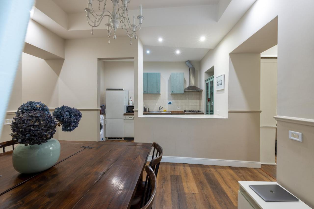 Charming Apartment With Patio A Few Steps From Colosseum Exterior photo