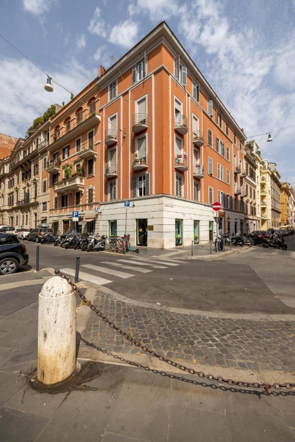 Charming Apartment With Patio A Few Steps From Colosseum Exterior photo