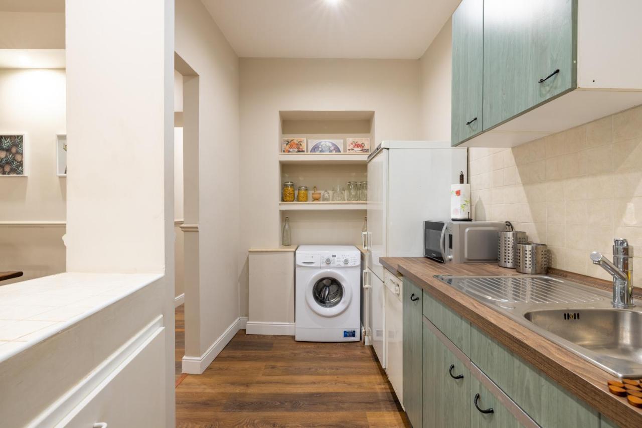 Charming Apartment With Patio A Few Steps From Colosseum Exterior photo