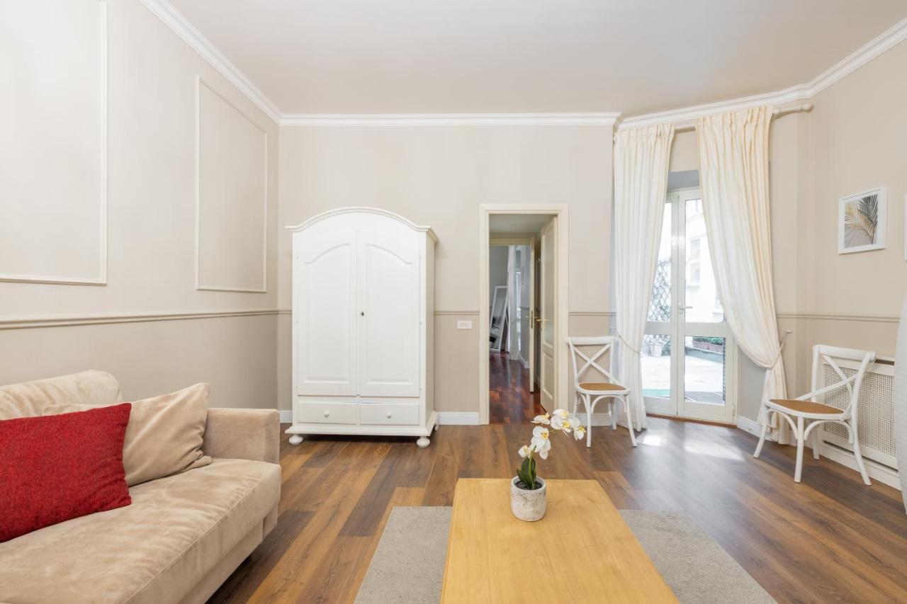 Charming Apartment With Patio A Few Steps From Colosseum Exterior photo